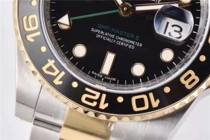Clean厂复刻的劳力士116713间金黑面GMT双时区腕表与专柜对比细节如何！插图8