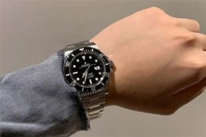 VS工厂新版黑水鬼复制手表细节如何插图1