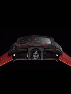 宇舶（恒宝）BigBang灵魂系列红色碳纤维复刻腕表怎么样插图4