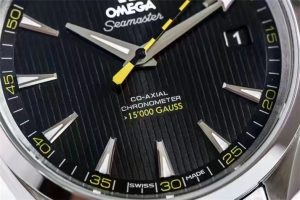 VS欧米茄海马系列150M“大黄蜂”感兴趣的表友不妨看看这款手表插图3