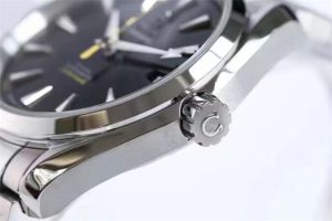 VS欧米茄海马系列150M“大黄蜂”感兴趣的表友不妨看看这款手表插图5