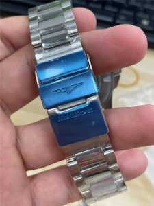 LG厂浪琴复刻表43mm蓝色康卡斯大三针款复刻腕表是否存在一眼假？插图2