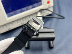 ZF新品理查德米勒RM061碳纤维镂空腕表：极致工艺下的非凡体验插图2