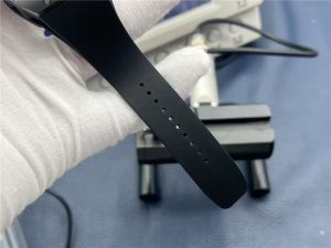ZF新品理查德米勒RM061碳纤维镂空腕表：极致工艺下的非凡体验插图4