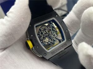 ZF新品理查德米勒RM061碳纤维镂空腕表：极致工艺下的非凡体验插图5