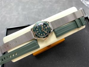 VS工厂欧米茄青铜金007钛网带复刻表深度评测——全网最轻版本100克(实拍细节图展示)插图1