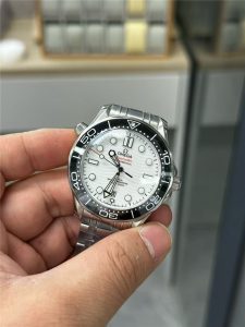 VS工厂海马300熊猫盘复刻手表评测：精致与性能的融合插图1