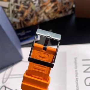 （广州特产复刻表百年灵计时多功能运动腕表）百年灵44mm表径6色可选石英腕表你会喜欢吗！插图6