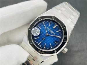 ZF复刻的爱彼皇家橡树系列15202IP烟熏蓝珠光面腕表颜色很正插图2
