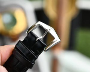 百达翡丽(手雷AQUANAUT)系列经典复刻表锅盖玻璃材质工艺怎么样插图15