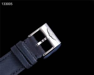 TRF新复刻的百年灵挑战者41mm瑞士自动机械腕表（Colt Automatic）插图5