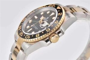 Clean厂复刻的劳力士116713间金黑面GMT双时区腕表与专柜对比细节如何！插图6