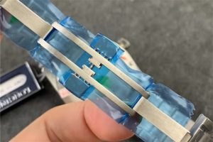 CF浪琴先行者系列绿盘复刻手表做工质量好吗？插图4