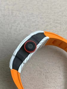 RM厂最新复刻的RM27-02 是 〖RICHARD MILLE 〗（里查德米尔）运动型陀飞轮腕表如何插图5