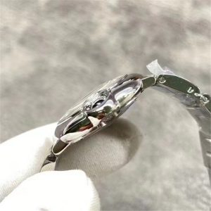 V6厂卡地亚蓝气球28尺寸做工质量如何（28mmV6厂卡地亚蓝气球石英表细节图）插图5