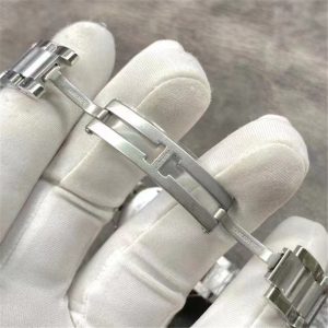 V6厂卡地亚蓝气球28尺寸做工质量如何（28mmV6厂卡地亚蓝气球石英表细节图）插图8