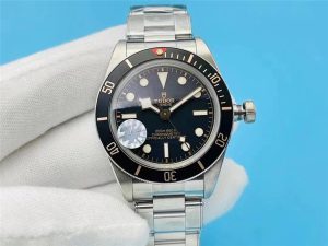 复刻版ZF厂帝舵碧湾小黑盾M79030N做工细节怎么样插图2