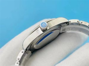 复刻版ZF厂帝舵碧湾小黑盾M79030N做工细节怎么样插图4