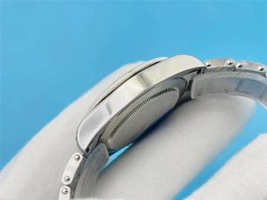 复刻版ZF厂帝舵碧湾小黑盾M79030N做工细节怎么样插图5