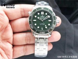 SBF工厂2022欧米伽绿海马300M评测（VS工厂新名字SBF厂的绿海马怎么样）插图2