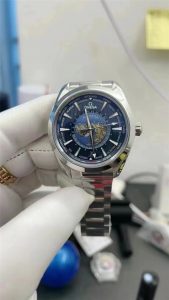 vs工厂欧米茄世界时是否对版？vs欧米茄海马150世界实拍细节图展示插图