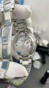 vs工厂欧米茄世界时是否对版？vs欧米茄海马150世界实拍细节图展示插图4