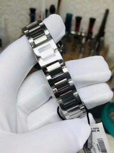AF卡地亚蓝气球33尺寸冰蓝面值得入手吗？（AF卡地亚蓝气球冰蓝表面测评）插图6