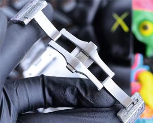 卡地亚山度士满天星很不错的一个钻表插图6