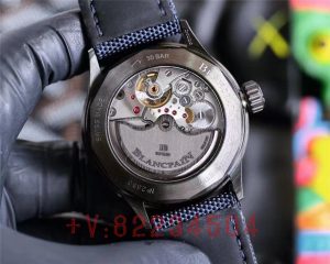 复刻表宝珀五十寻43.6mm男表怎么样插图4