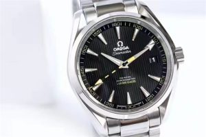 VS工厂配备了自制的海马150m8508一体机芯大黄蜂评测插图1