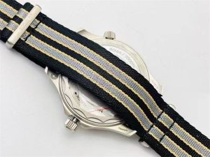 VS复刻表欧米茄海马300无暇赴死007细节怎么样（VS复刻表无暇赴死007的V3版是嘘头）插图3
