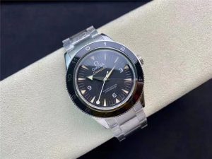 vs欧米茄007幽灵党对比正品怎么样（VS厂复刻的欧米茄幽灵党V2版强势来袭会一眼假吗）插图4