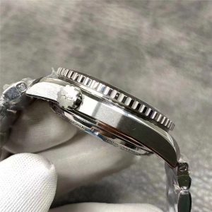VS厂欧米茄海马系列600M陶瓷黑盘黑圈款复刻腕表做工细节究竟如何？插图2