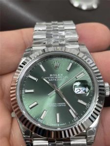 vs厂劳力士薄荷绿日志126300和vs厂劳力士日志狗牙圈m126334如何选择？插图2
