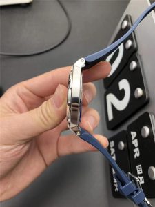 zf工厂ppf版江诗丹顿纵横四海4500v做工细节方面值得入手吗？插图1