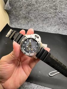 VS工厂沛纳海潜行系列PAM1323复刻表做工会不会一眼假！插图2