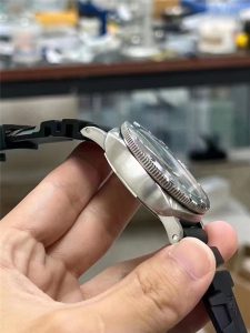 VS工厂沛纳海潜行系列PAM1323复刻表做工会不会一眼假！插图6