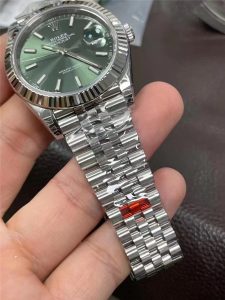 vs绿日志和正品绿日志有什么区别？丹东3235机芯至关重要！插图1