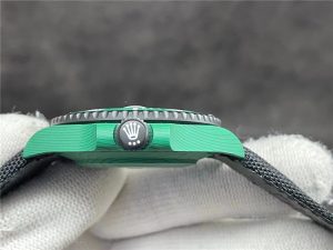 vs厂劳力士diw改装碳纤维红魔绿魔搭配3135机芯值得入手吗？vs工厂diw改装碳纤维红魔绿魔做工方面分享插图3