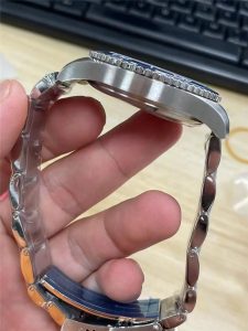 LG厂浪琴复刻表43mm蓝色康卡斯大三针款复刻腕表是否存在一眼假？插图5