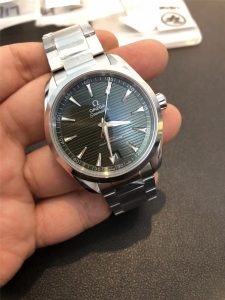 VS2023新品绿海马150米柚木盘怎么样（VS新品海马150柚木绿AquaTerra天文台41mm复刻表搭载8900机芯参数很奈斯）插图2