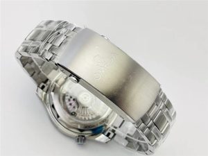 VS厂欧米茄海马300组合8800-V2版和V3版有什么区别插图4