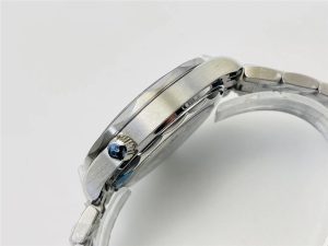 VS厂欧米茄海马300组合8800-V2版和V3版有什么区别插图1