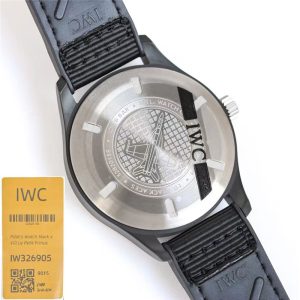 《IWC 万国飞行员系列黑桃a复刻腕表评测：创新技术与精湛工艺的完美结合》插图7