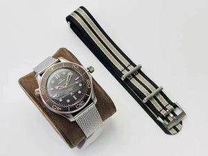 《深度测评VS厂欧米茄无暇赴死007系列：复刻表的极致工艺与卓越品质》插图