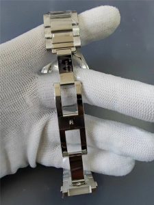 VS厂欧米茄海马150m系列墨绿世界时复刻表深度测评！插图4