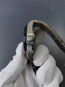 VS厂欧米茄海马150m系列墨绿世界时复刻表深度测评！插图2