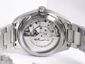 全面剖析VS厂欧米茄海马150米白盘腕表的质量细节插图2