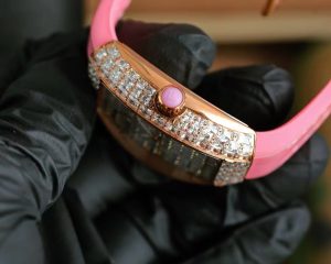 《ABF工厂法穆兰女士复刻表方钻满天星V32系列深度评测》插图2