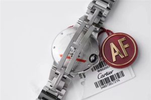 如何辨别AF工厂卡地亚33mm蓝气球复刻表？插图4